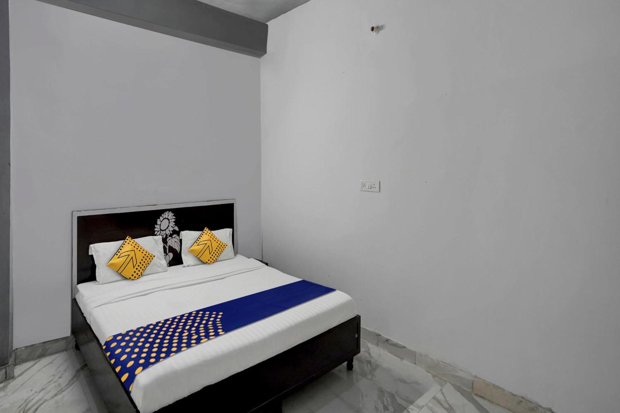 Hotel Crystal Inn Plaza Delhi Airport Nova Deli Quarto foto